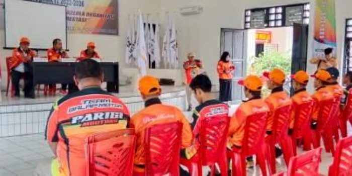 Ketua KONI Parimo Lepas Kontingen Cabor Balap Motor Menuju Banggai