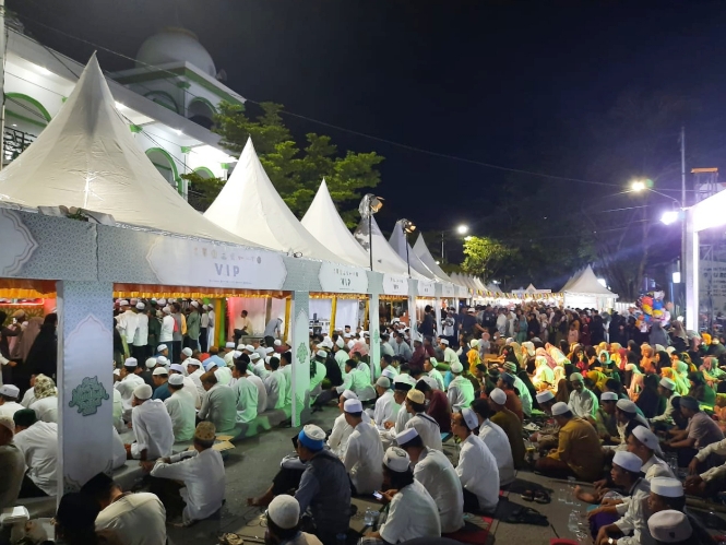 Ribuan Umat Muslim Dari Berbagai Daerah Padati Festival Raudhah
