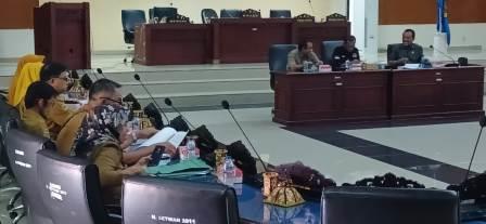 Banggar DPRD Parimo Soroti Target PAD 2023 Menurun