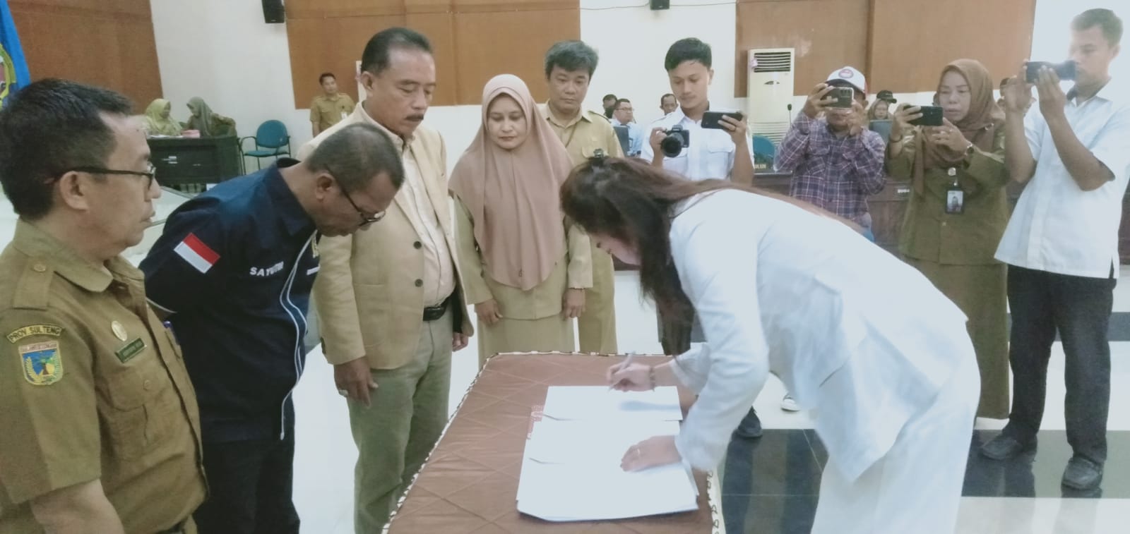 Wakili Bupati, Asisten I Adrudin Nur Ikuti Paripurna Bahas Dua Agenda