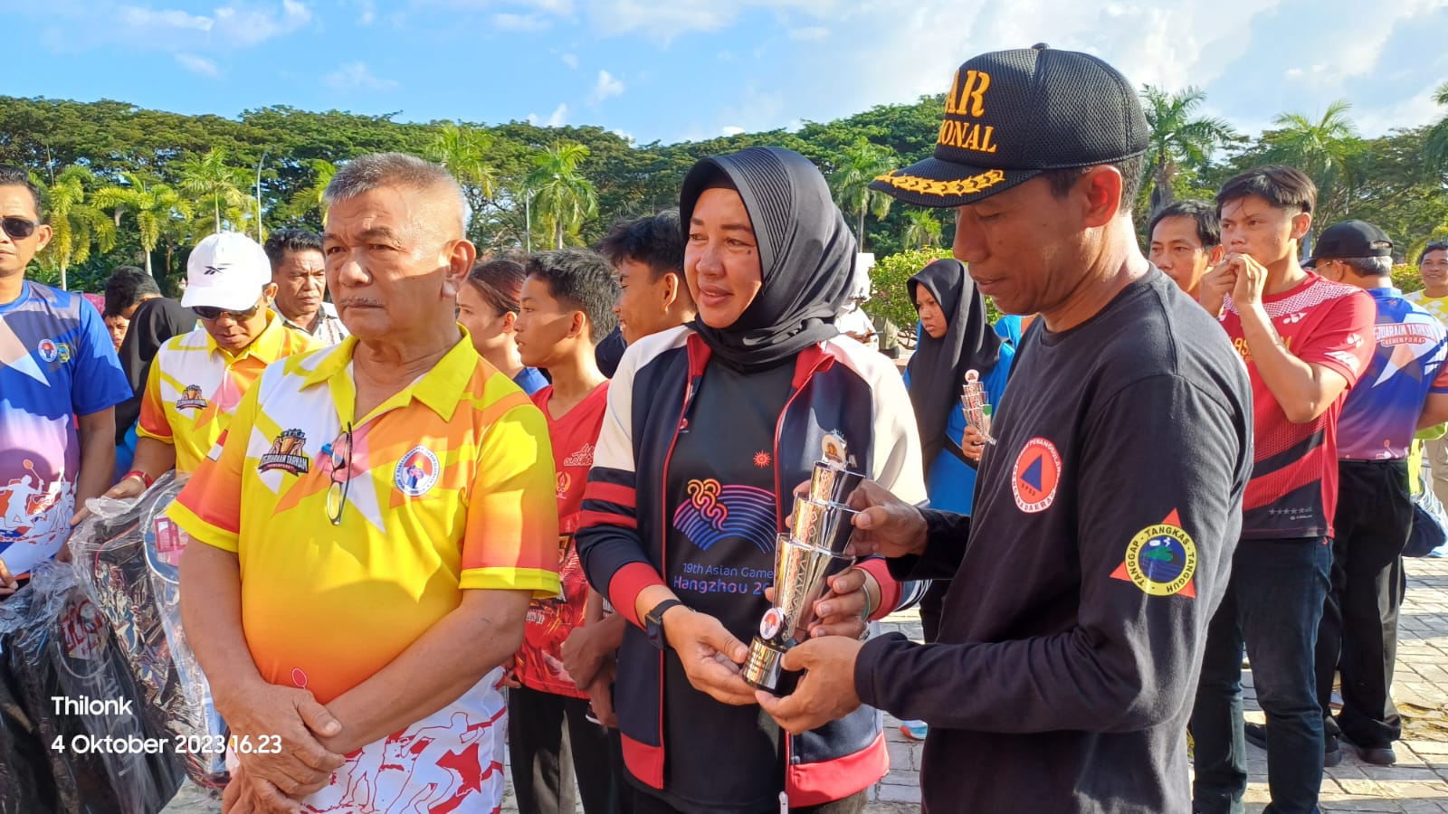 Asdep Olahraga Masyarakat Kemenpora Resmi Menutup Kejuaraan Tarkam di Parimo