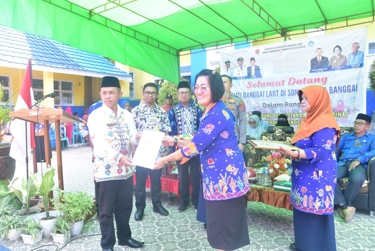 Sekda Balut Resmikan Gedung Perpustakaan SDN Pembina Banggai