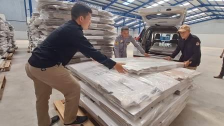 6.850 Kotak Suara Tiba di Gudang Logistik KPU Parimo