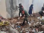 Peduli Kebersihan, Babinsa Ikut Kerja Bakti Bersihkan Lokasi Pasar Sentral Parigi
