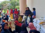 Pemkab Parimo Salurkan Bantuan Cadangan Beras Pemerintah Tahap II