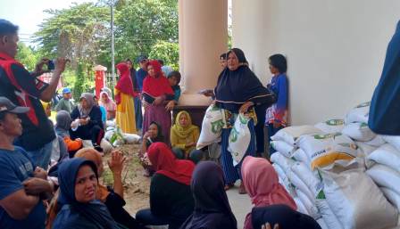 Pemkab Parimo Salurkan Bantuan Cadangan Beras Pemerintah Tahap II
