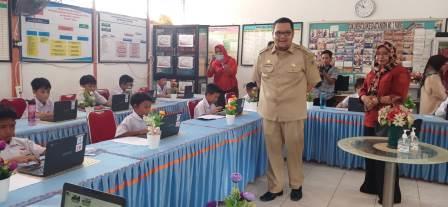Pj Bupati Parimo Tinjau Pelaksanaan ANBK Tingkat SD