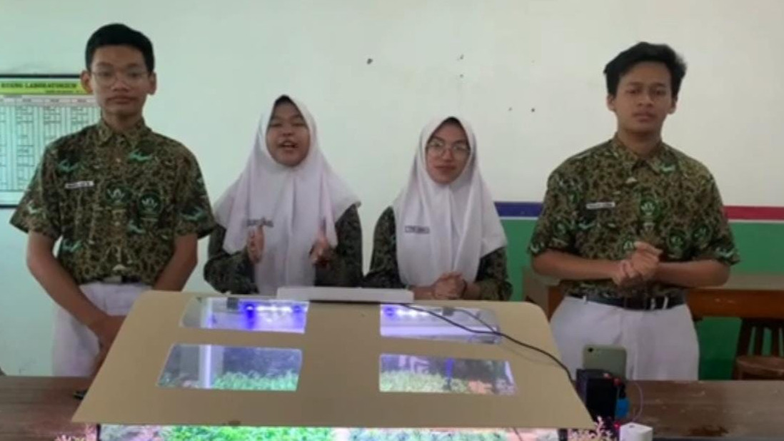 Tim Robotik MAN I Kota Semarang Raih Medali Perak di Kompetisi Robot World di Korea