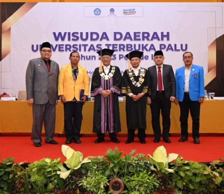 50 Wisudawan UT Asal Parimo yang Berprofesi Guru Diharapkan Menjadi Pelopor dan Agen Perubahan