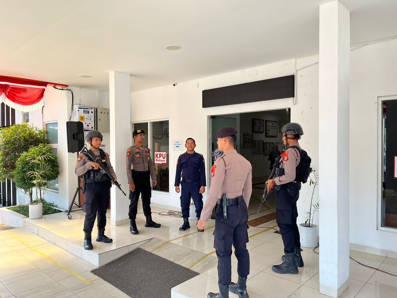 Satgas OMB Jaga Keamanan Rapat Pleno Penetapan DCT di KPU Sulteng