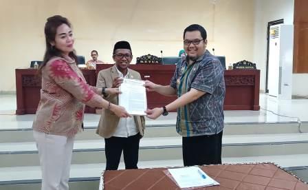 DPRD Parimo Setujui Raperda PDRD Menjadi Perda