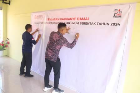 Bawaslu Parimo Lakukan Penandatangan Deklarasi Kampanye Damai