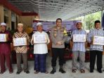 Polres Touna Berikan Pelayanan Kesehatan dan Bagi 100 Paket Sembako Pada Masyarakat