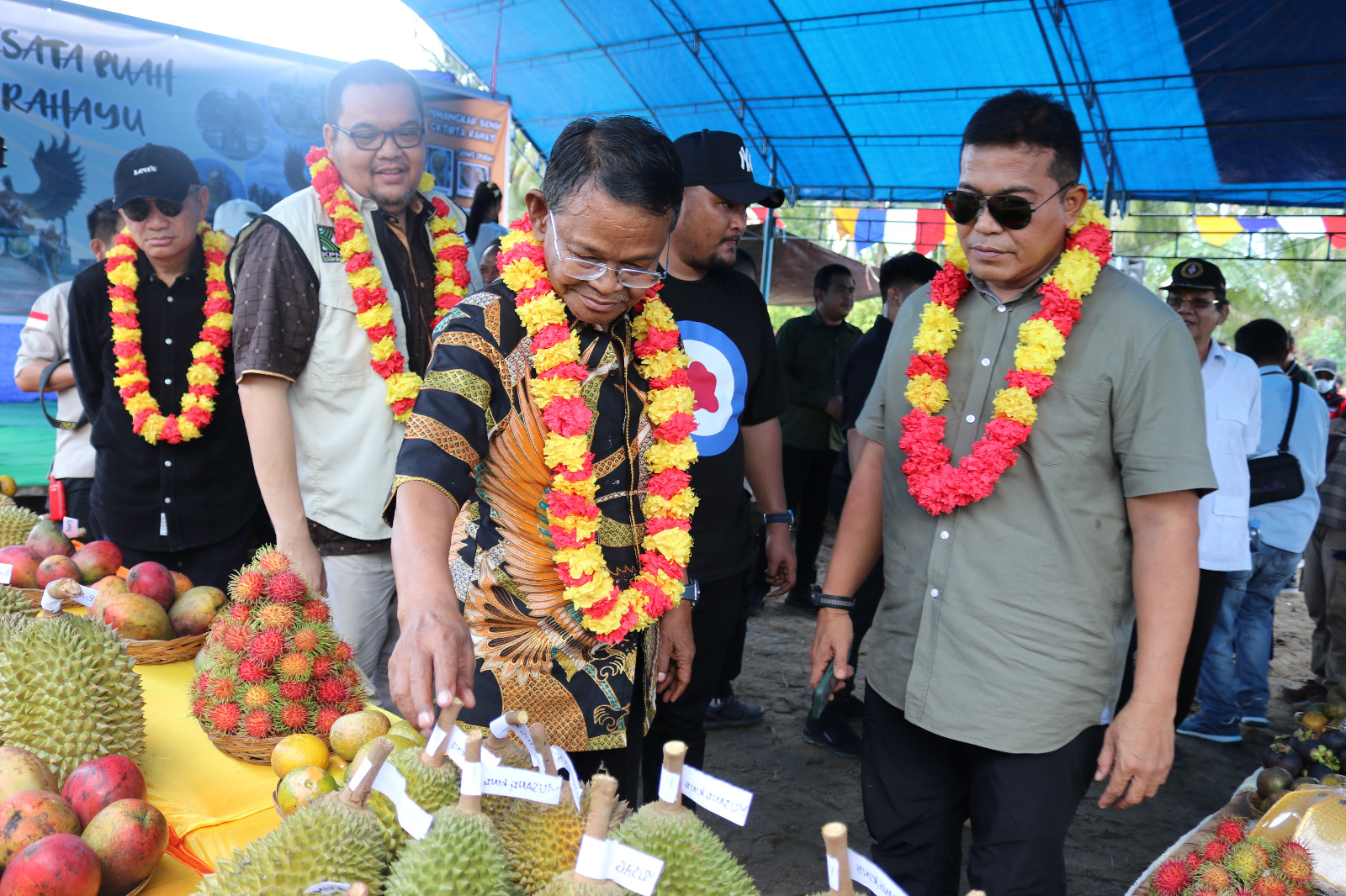Gubernur Sulteng Melaunching Agro Wisata Durian di Parimo