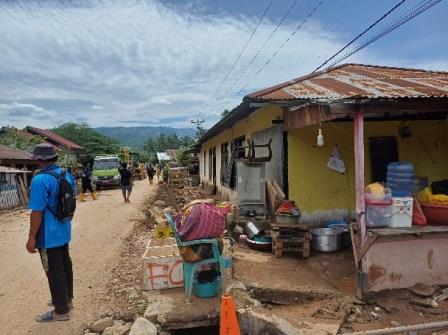 Banjir diTouna Mulai Surut, Warga Kembali Beraktifitas