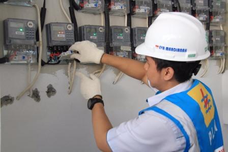 131.600 Rumah Tangga Nikmati Akses Pasang Listrik Gratis di Tahun 2023