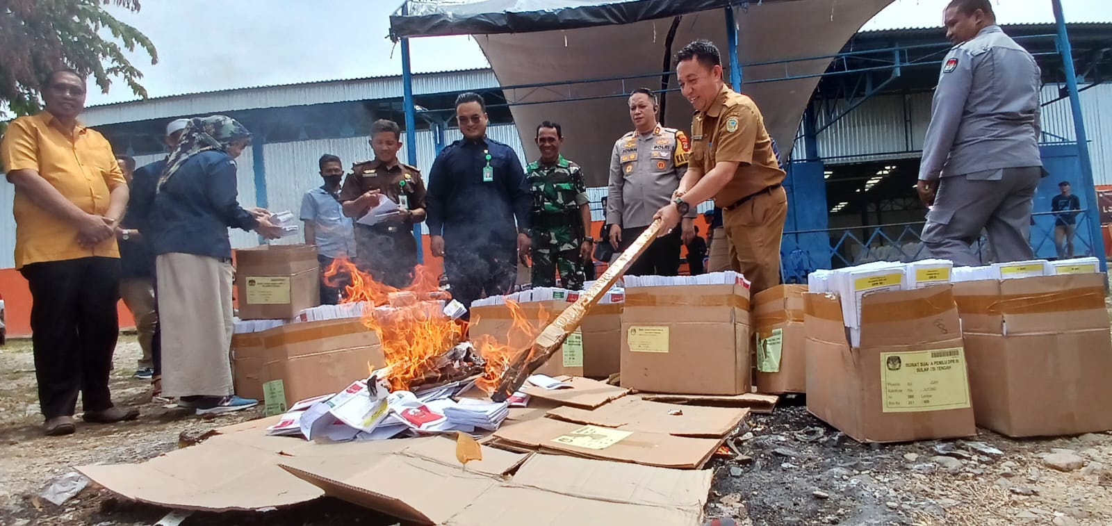 Puluhan Ribu Surat Suara Rusak Dimusnakan