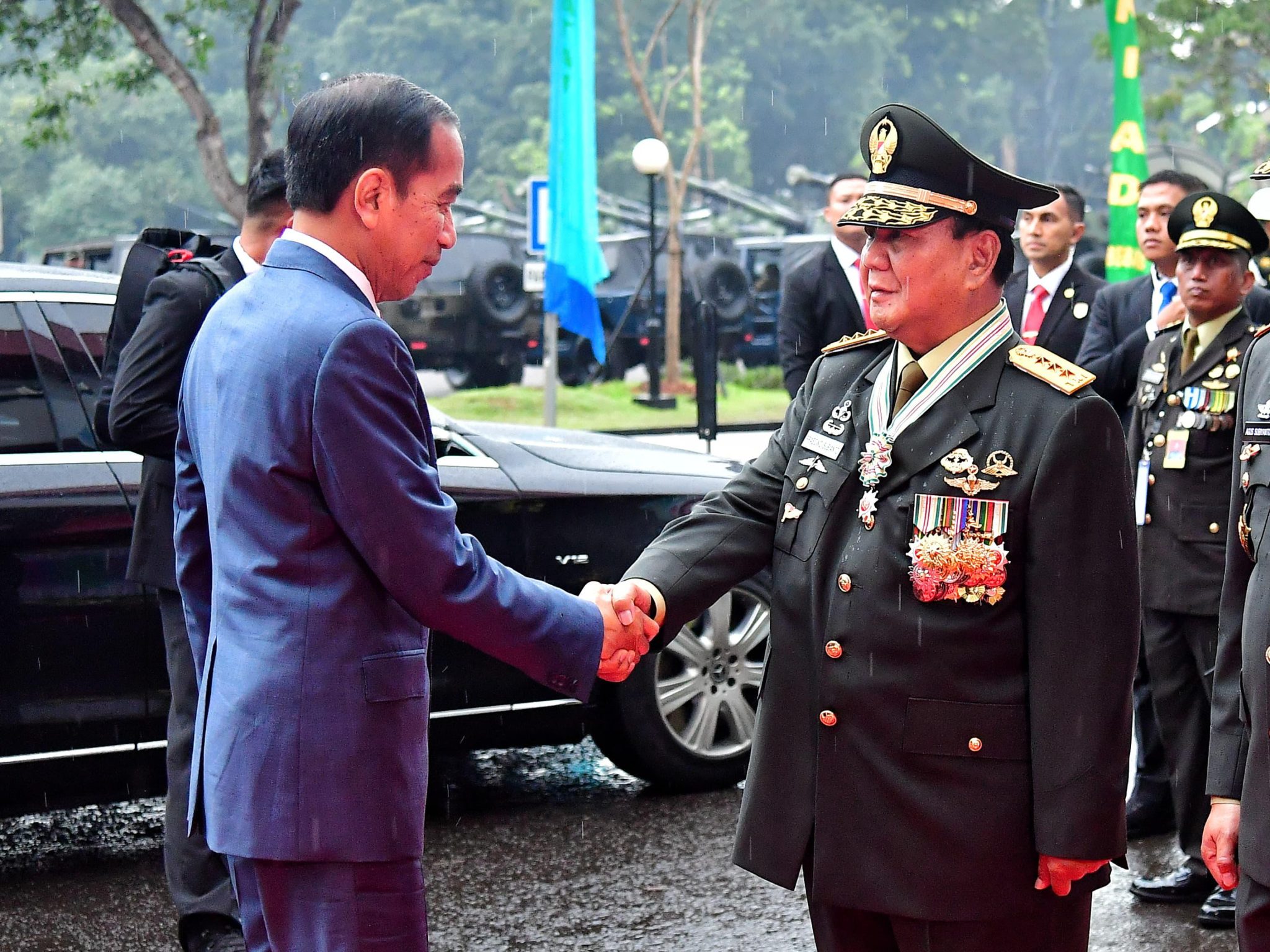 Presiden Jokowi Sampaikan Penganugerahan Pangkat Istimewa Prabowo sesuai UU