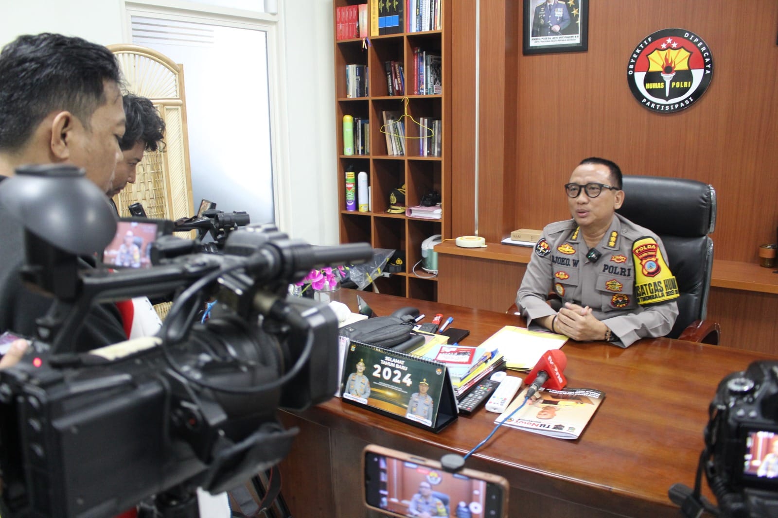 Diduga Lalai, Perwira Polisi di Palu Tertembak Pistol Sendiri