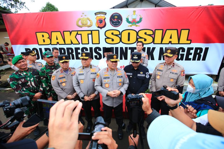 NCS Polri Bagikan 5.000 Paket Sembako di Sukabumi
