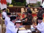 Presiden Jokowi dan Wapres Ma’ruf Amin Serahkan Zakat melalui Baznas