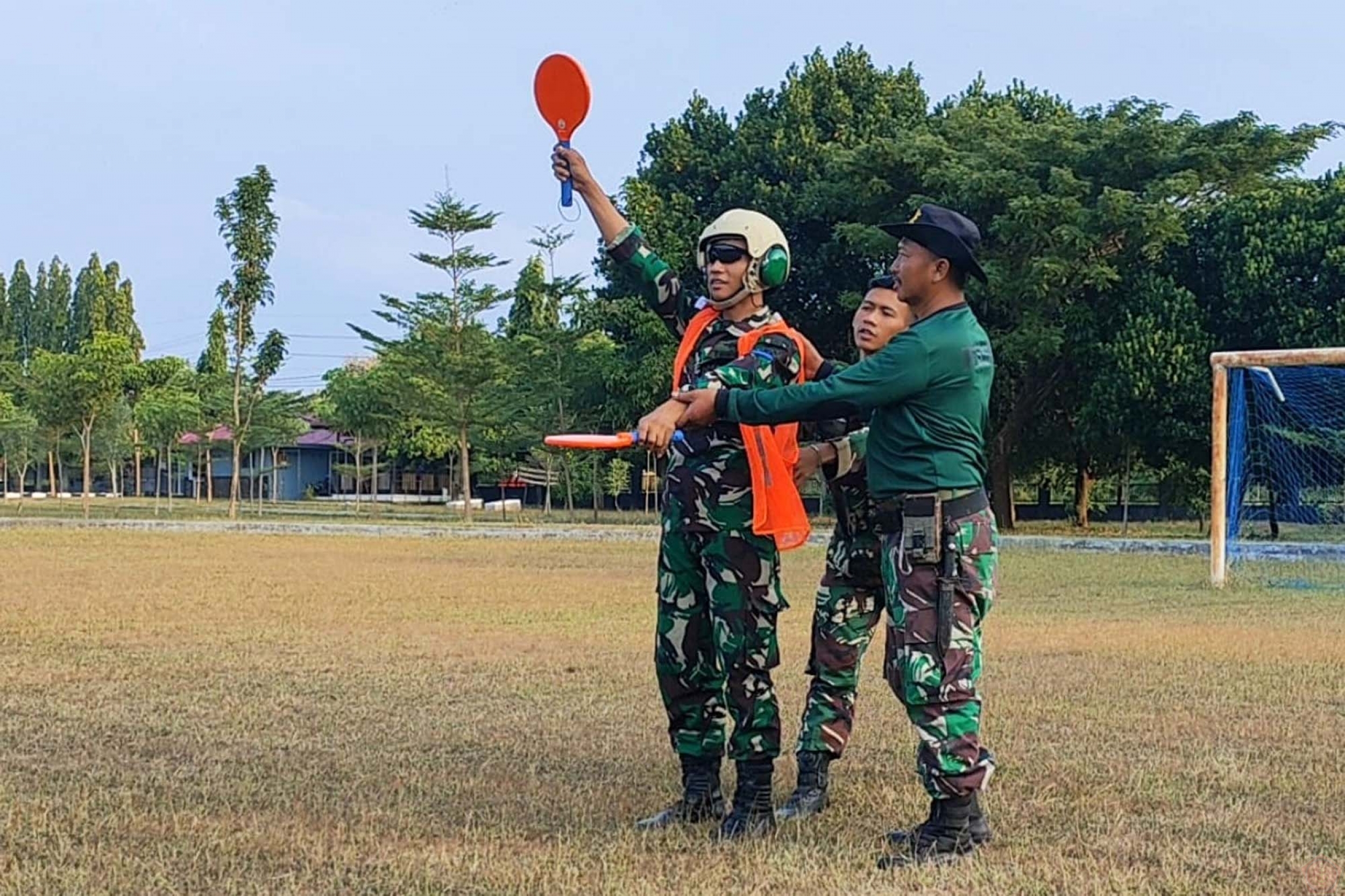 Siap Siaga Hadapi Kondisi Darurat, Prajurit Satgasmar Pam Ambalat XXX TA 2024 Berlatih Pandu Helly