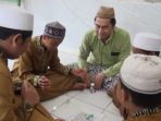 Penyuluh Agama Islam di Mempawah Pakai Metode Ular Tangga untuk Pembelajaran Al-Qur'an