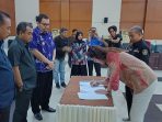 DPRD Parimo Tanda Tangani Berita Acara Persetujuan Bersama Raperda Diluar Propemperda 2024