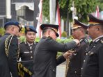 Kapolda Sulteng Berikan Penghargaan Bintang Bhayangkara Nararia Kepada 2 Personelnya