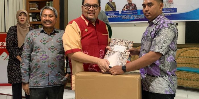 Dinas Perpustakaan dan Kearsipan Parimo Berikan Bantuan Hibah 23 Perpustakaan Desa