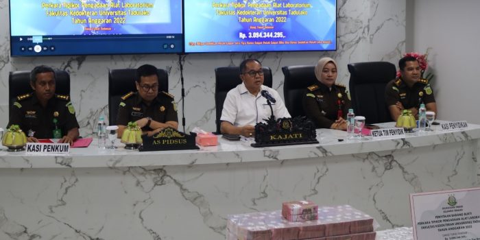 Kejati Sulteng Gelar Konfrensi Pers Terkait Penyitaan Barang Bukti Uang Tunai Miliran Rupiah