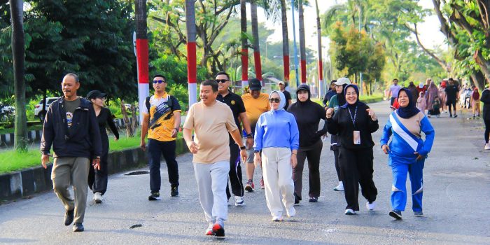 Warga Padati CFD, UMKM Parimo Ikut Merasakan Dampaknya