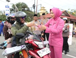 Ramadan Penuh Berkah, Polres Parimo Perkuat Silaturahmi Lewat Aksi Berbagi Takjil