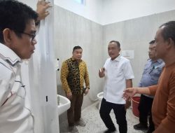 Bupati Parimo Tinjau Puskesmas Sausu, Fasilitas WC Rusak Jadi Sorotan