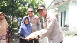 Kapolres Parimo Salurkan Bansos untuk 180 Warga