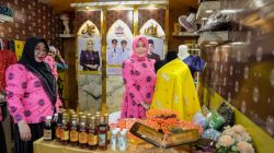 Dekranasda Parimo Perkenalkan Motif Bomba Saga di Pameran UMKM MTQ Sulteng