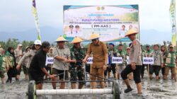 Bupati Parimo Pimpin Langsung Penanaman Padi Modern Berbasis Teknologi PM-AAS