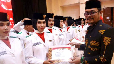 Pemda Parimo Gelar Malam Ramah Tamah HUT RI ke-81 dan Beri Penghargaan Paskibraka