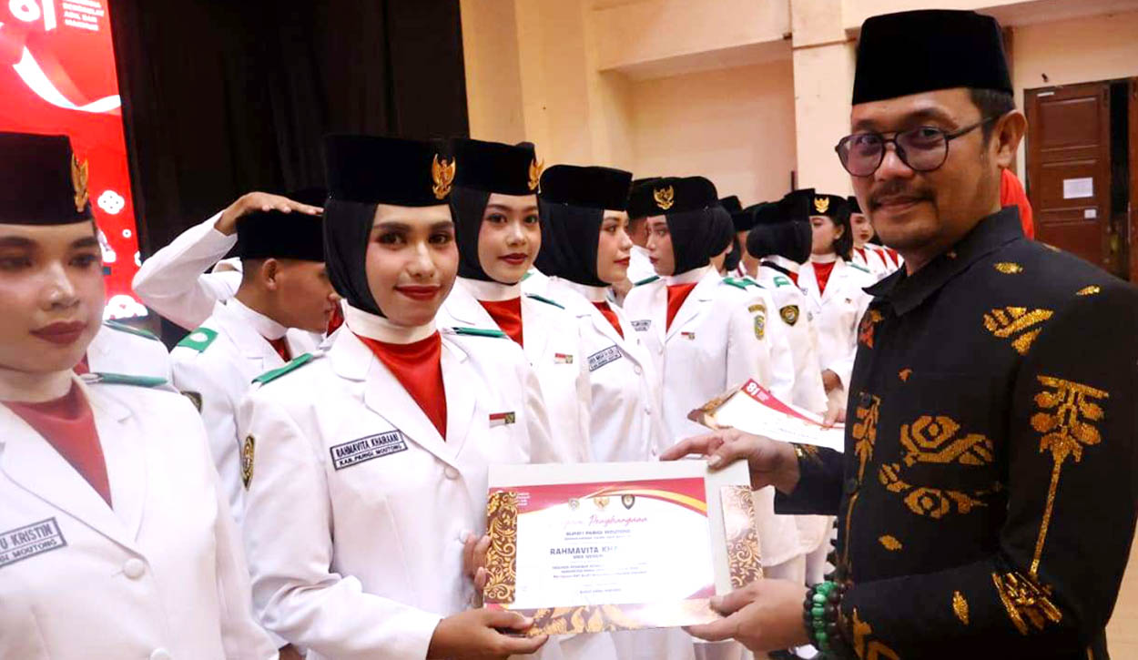 Pemda Parimo Gelar Malam Ramah Tamah HUT RI ke-81 dan Beri Penghargaan Paskibraka