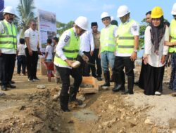 Bupati Parimo Letakkan Batu Pertama Kampung Nelayan Merah Putih