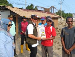 Bupati Parimo Salurkan Bantuan Korban Banjir Bandang Avolua